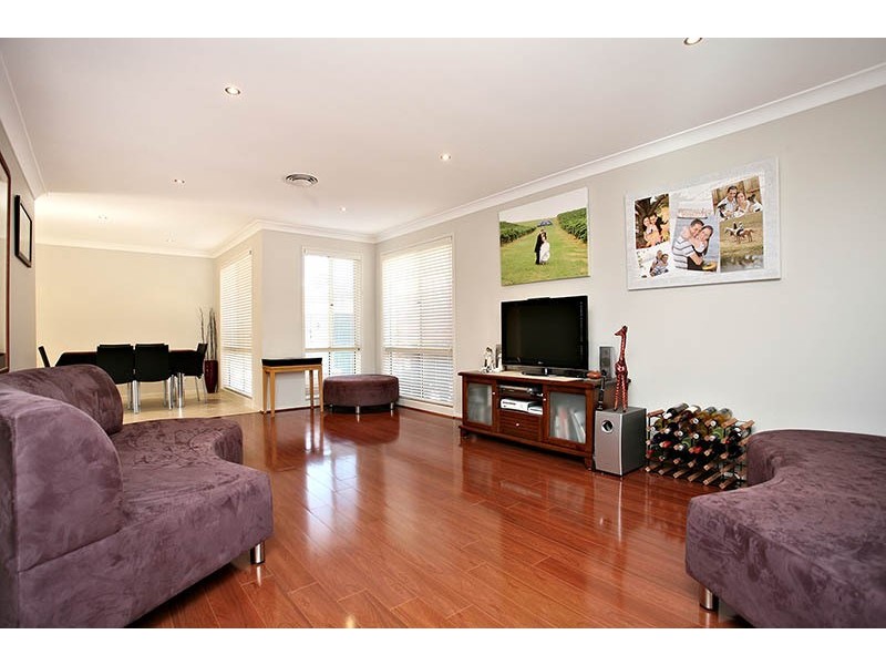 8 Fairway st, Parklea NSW 2768