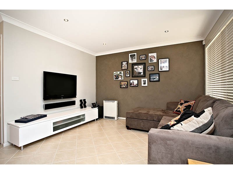 8 Fairway st, Parklea NSW 2768