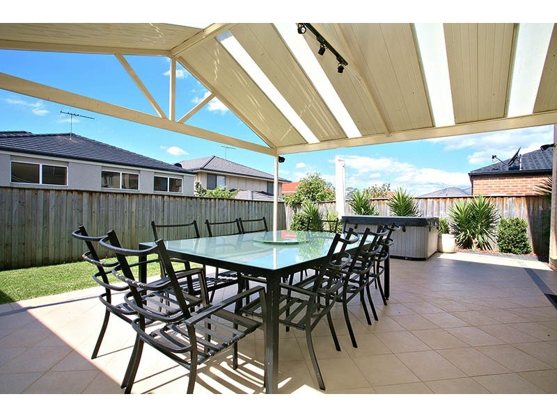 8 Fairway st, Parklea NSW 2768