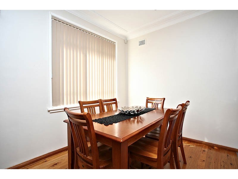 10 Tanderra Pl, Colyton NSW 2760