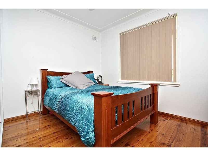 10 Tanderra Pl, Colyton NSW 2760