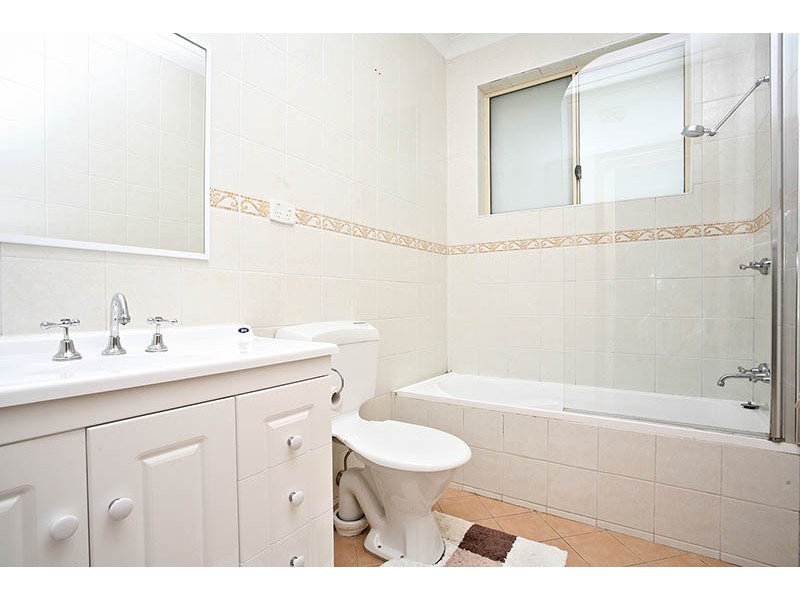 10 Tanderra Pl, Colyton NSW 2760