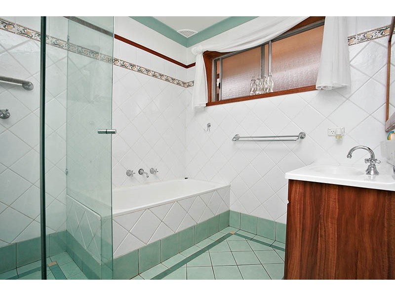 5 Adrian Place, Greystanes NSW 2145