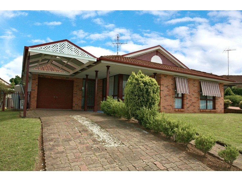 8 Falcon St, Claremont Meadows NSW 2747