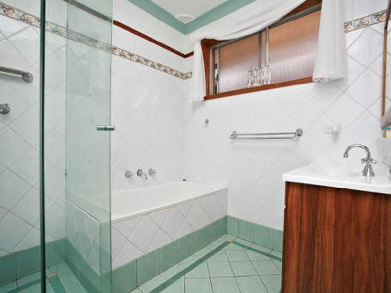 5 Adrian Place, Greystanes NSW 2145