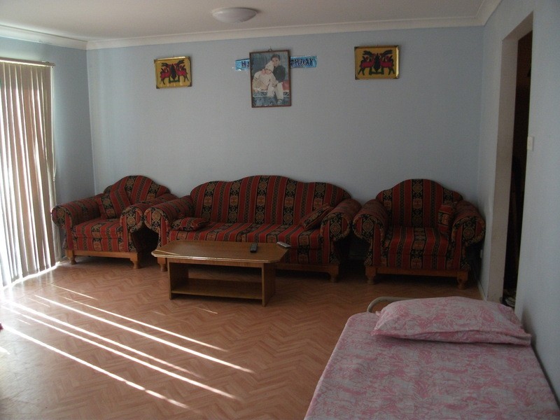 33 Myuna Crescent, Seven Hills NSW 2147