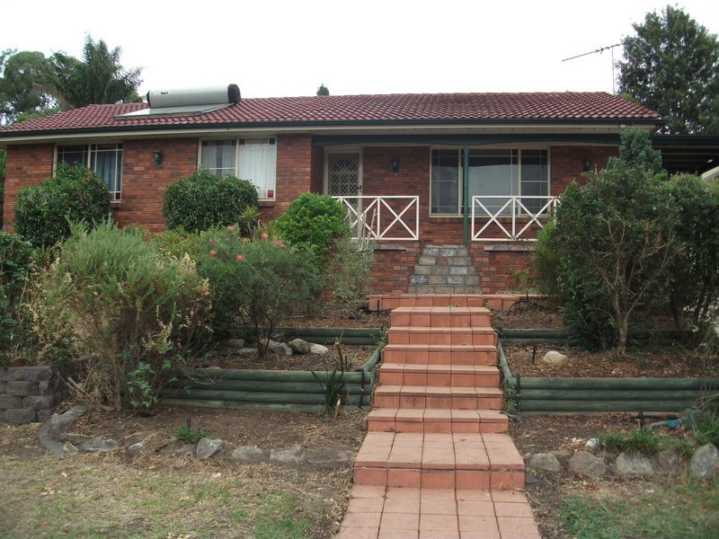 42 Illabo Street, Quakers Hill NSW 2763