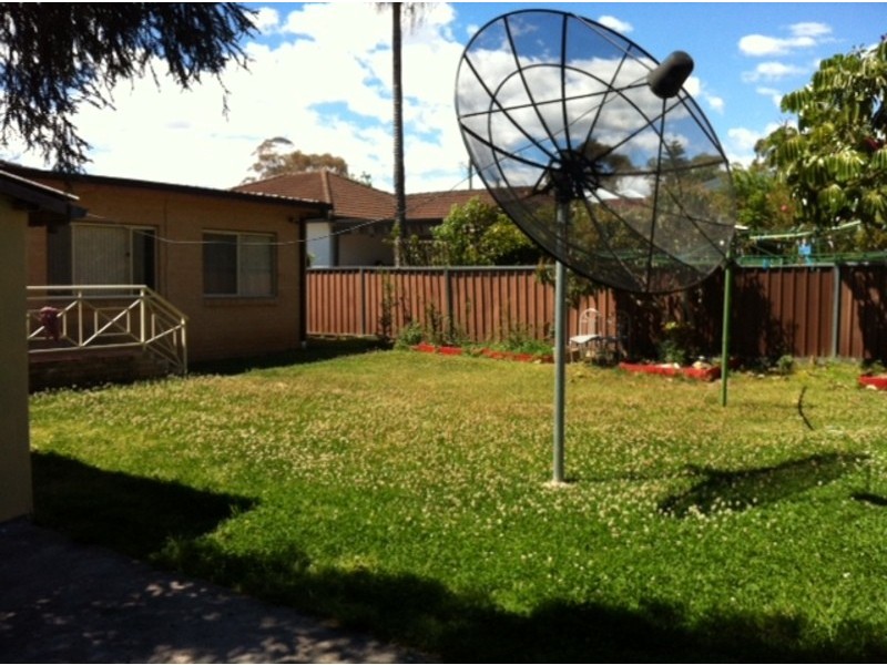 33 Myuna Crescent, Seven Hills NSW 2147