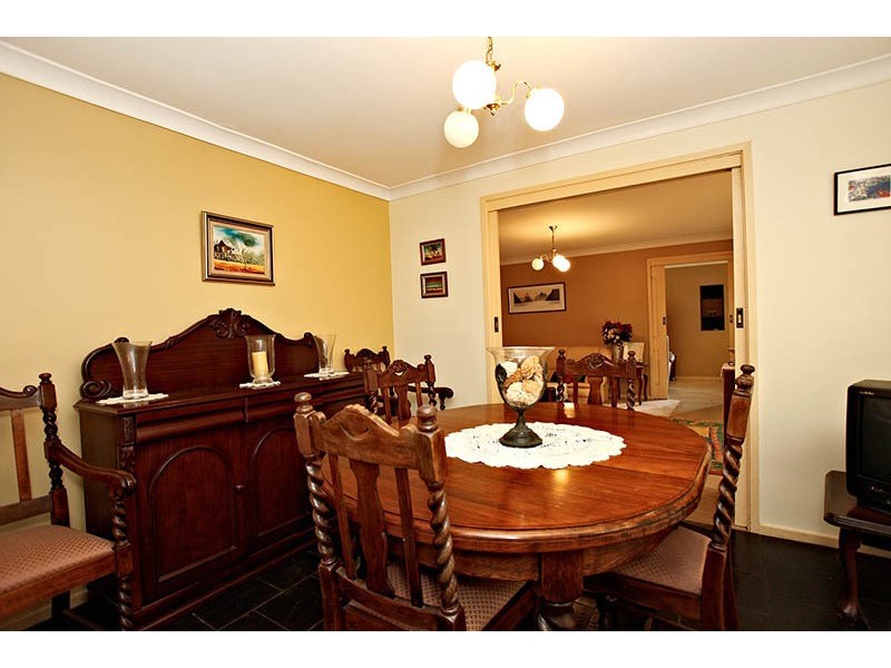 11 Hutchins Cr,, Kings Langley NSW 2147