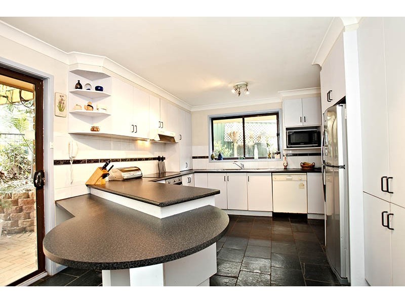 11 Hutchins Cr,, Kings Langley NSW 2147