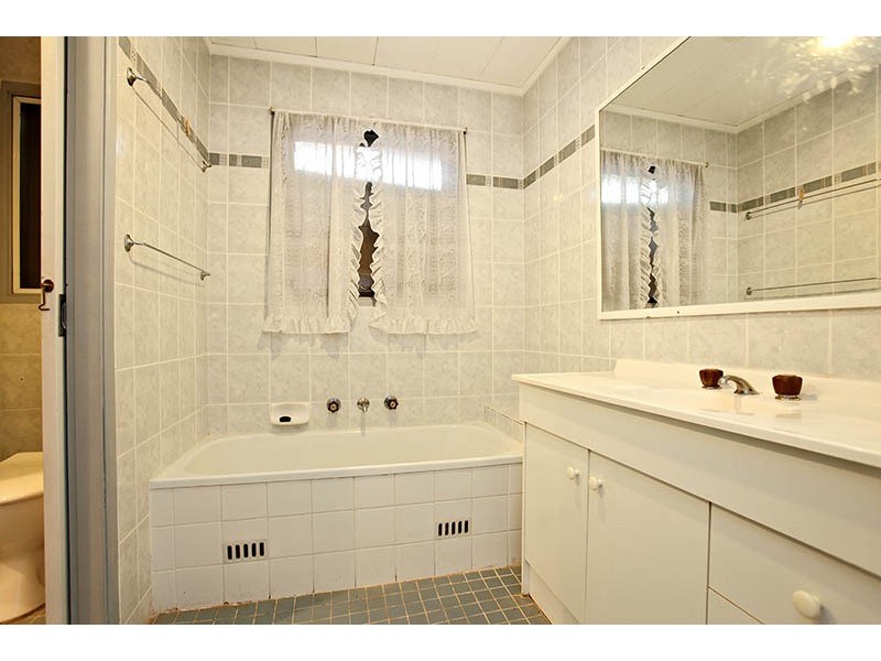 25 James Cook Dr,, Kings Langley NSW 2147