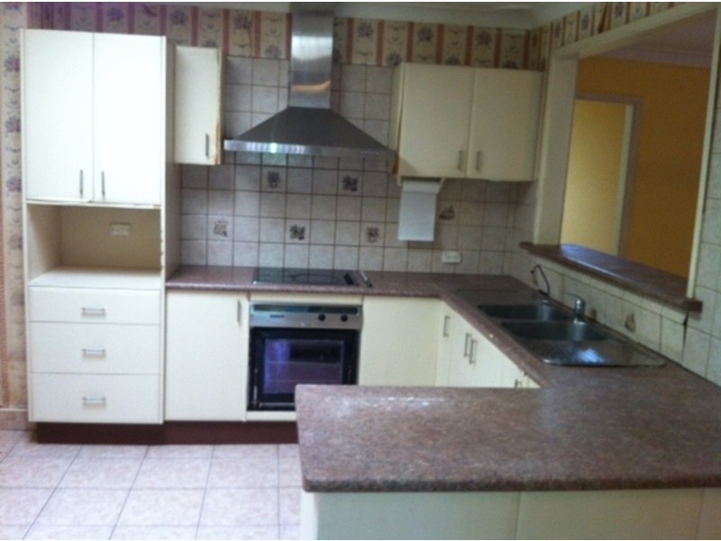 33 Myuna Crescent, Seven Hills NSW 2147