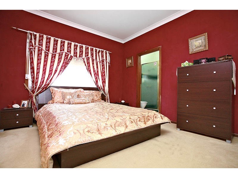 44 Federal Rd, Seven Hills NSW 2147