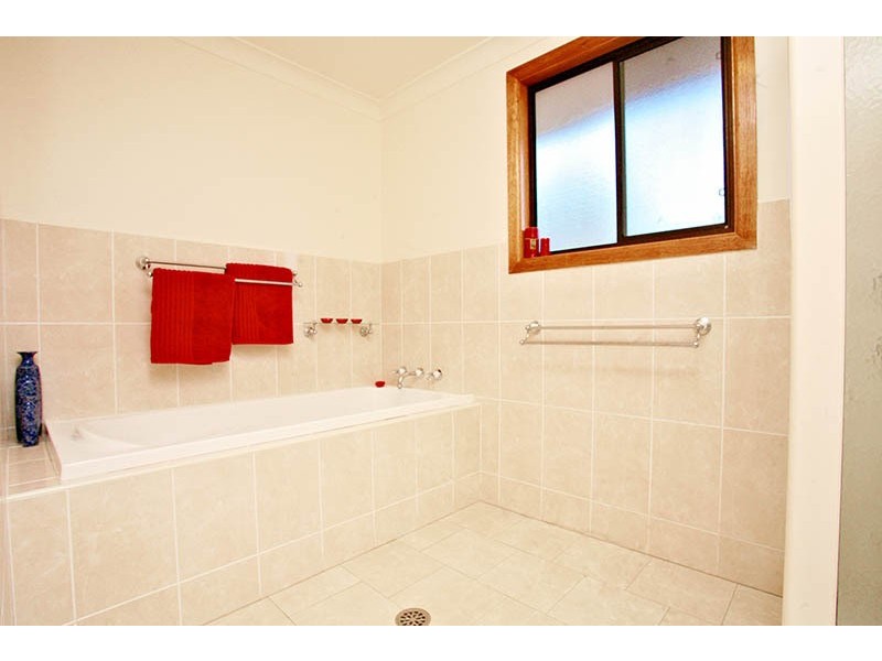 44 Federal Rd, Seven Hills NSW 2147