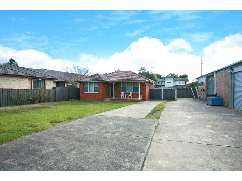 6 and 4  Fitzwilliam rd, Old Toongabbie NSW 2146