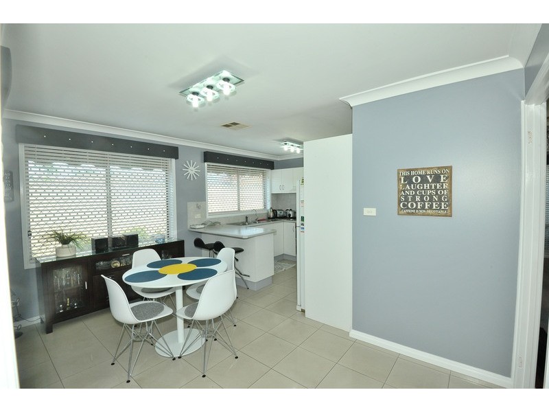 12b Dryden Av, Oakhurst NSW 2761