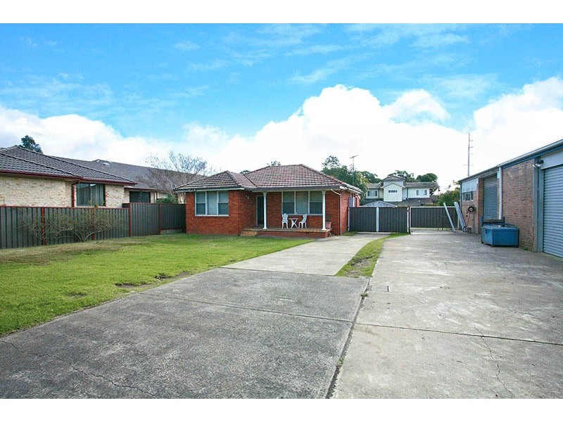 6 Fitzwilliam Rd, Old Toongabbie NSW 2146