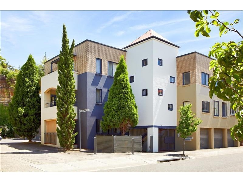 1/33 McKell Street, Birchgrove NSW 2041