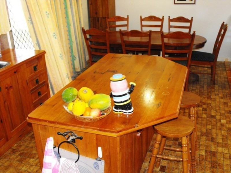 1 Allara Court, Rasmussen QLD 4815