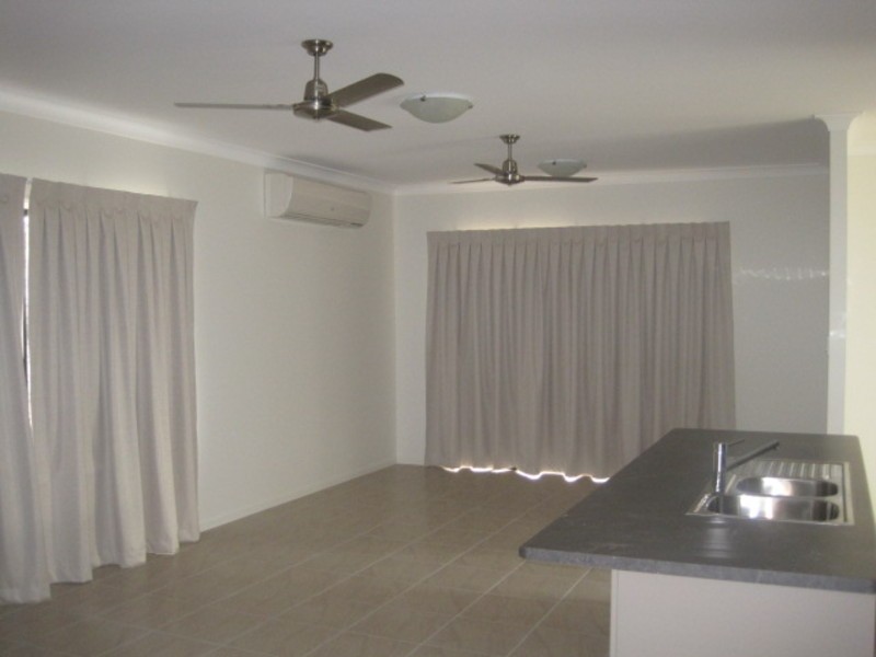 5 Nikao Street (NORTHSHORE), Burdell QLD 4818