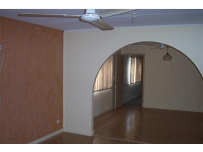 6 Reynolds Street, Kirwan QLD 4817