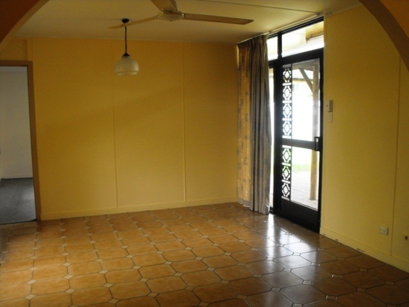 6 Reynolds Street, Kirwan QLD 4817