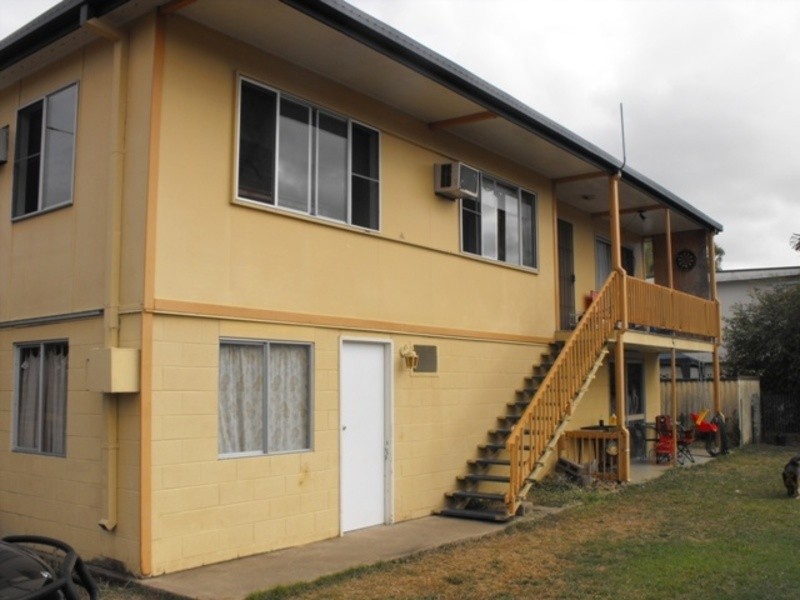 1 Karina Crescent, Rasmussen QLD 4815