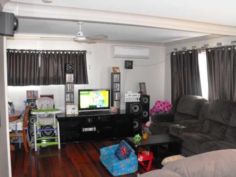 1 Karina Crescent, Rasmussen QLD 4815