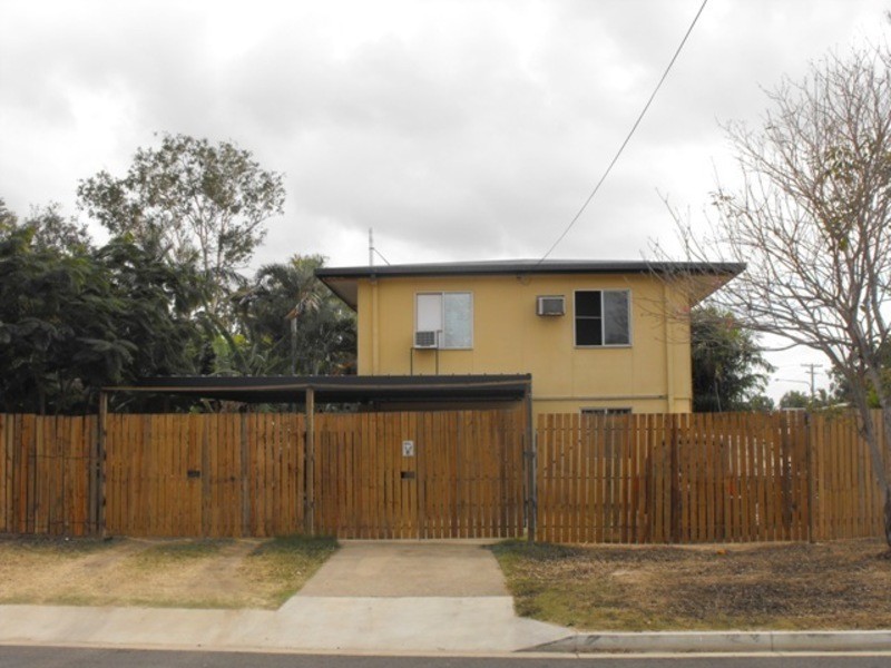 1 Karina Crescent, Rasmussen QLD 4815