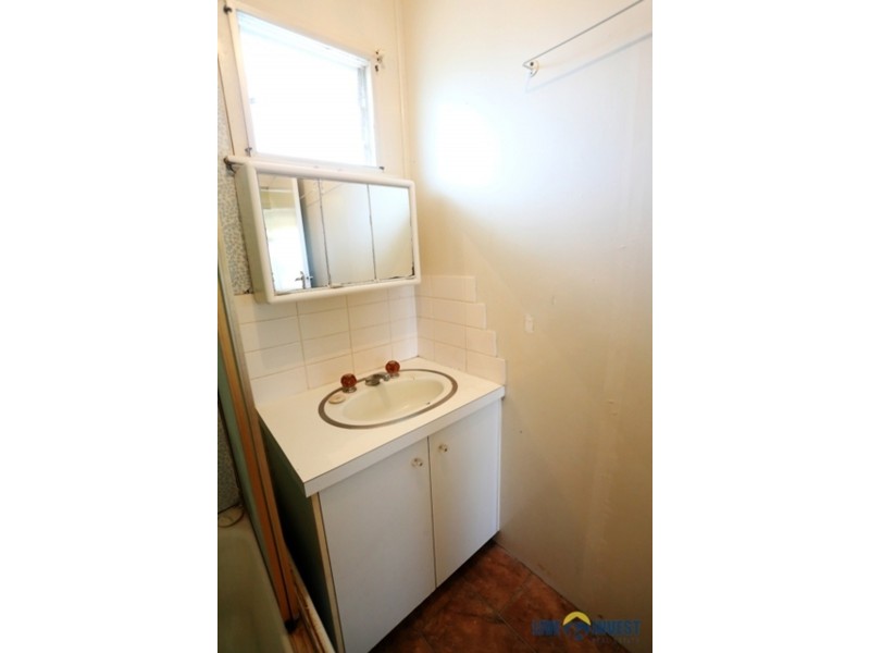 414 Ross River Road, Cranbrook QLD 4814