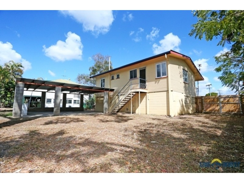 414 Ross River Road, Cranbrook QLD 4814