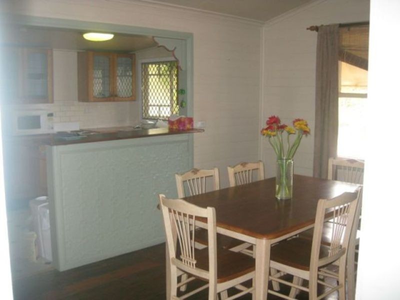 21 Ninth Ave, Railway Estate QLD 4810