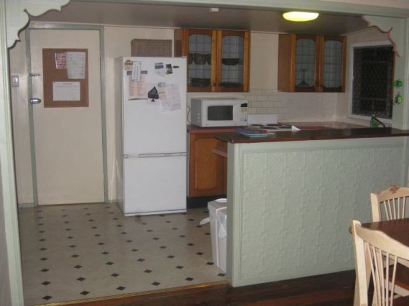 21 Ninth Ave, Railway Estate QLD 4810