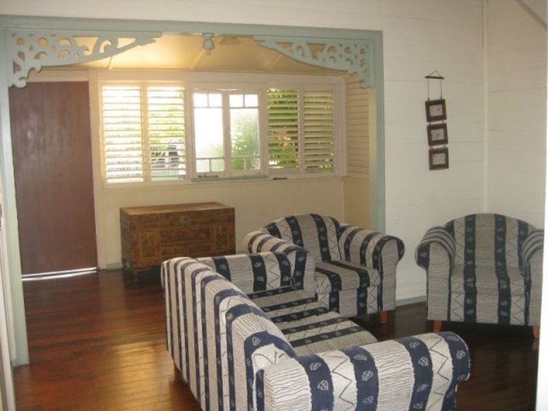 21 Ninth Ave, Railway Estate QLD 4810