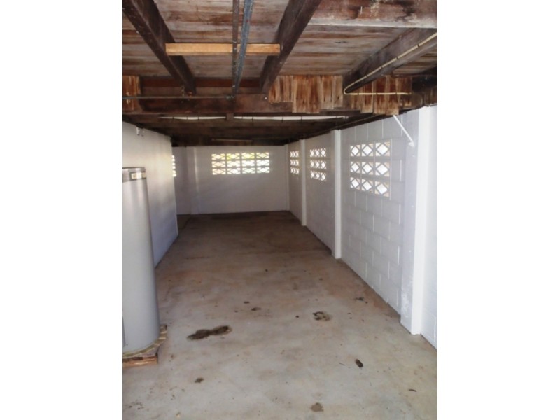 16 Townsville Street, West End QLD 4810