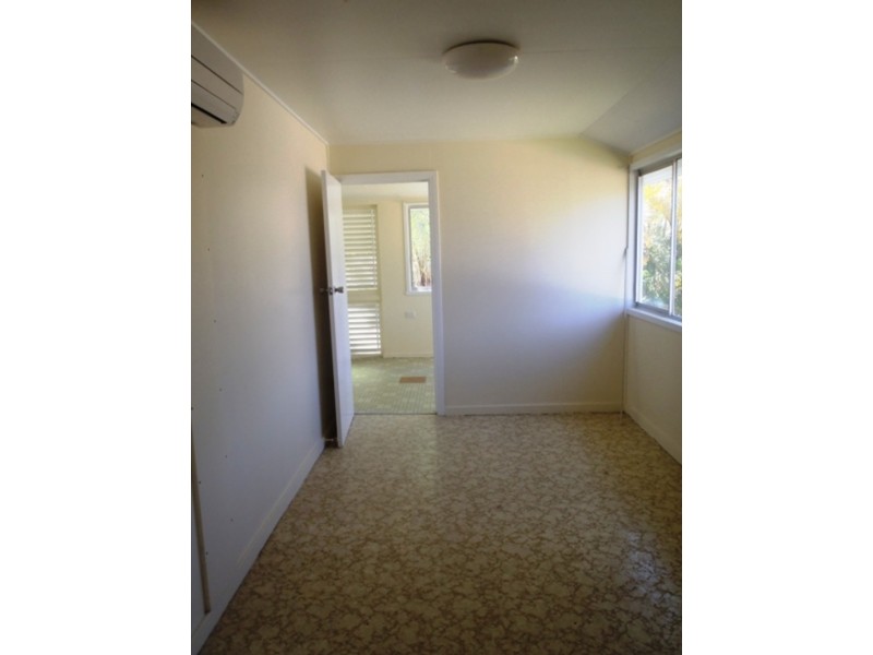 16 Townsville Street, West End QLD 4810