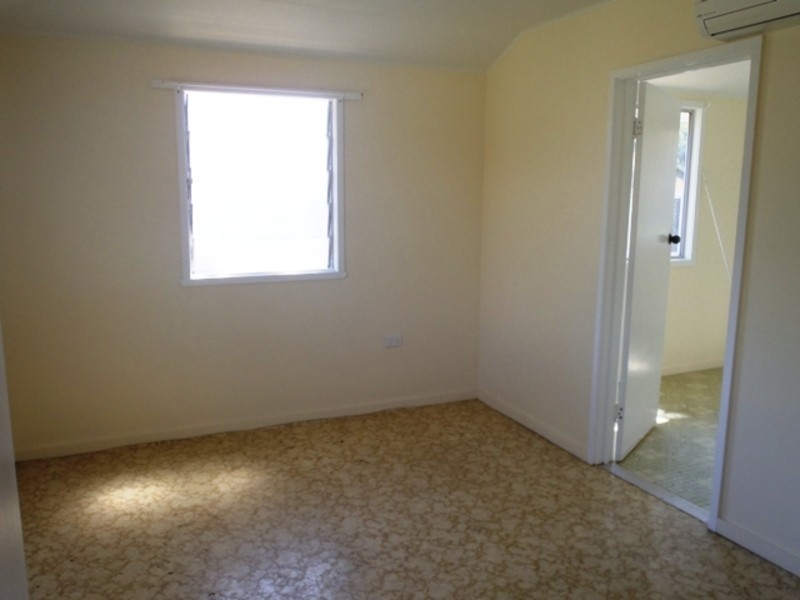 16 Townsville Street, West End QLD 4810