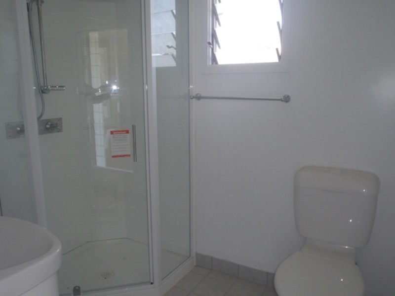 16 Townsville Street, West End QLD 4810