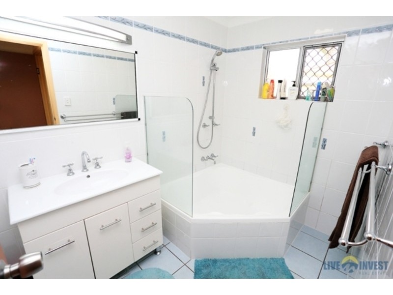 4 Mutch Court, Mount Louisa QLD 4814