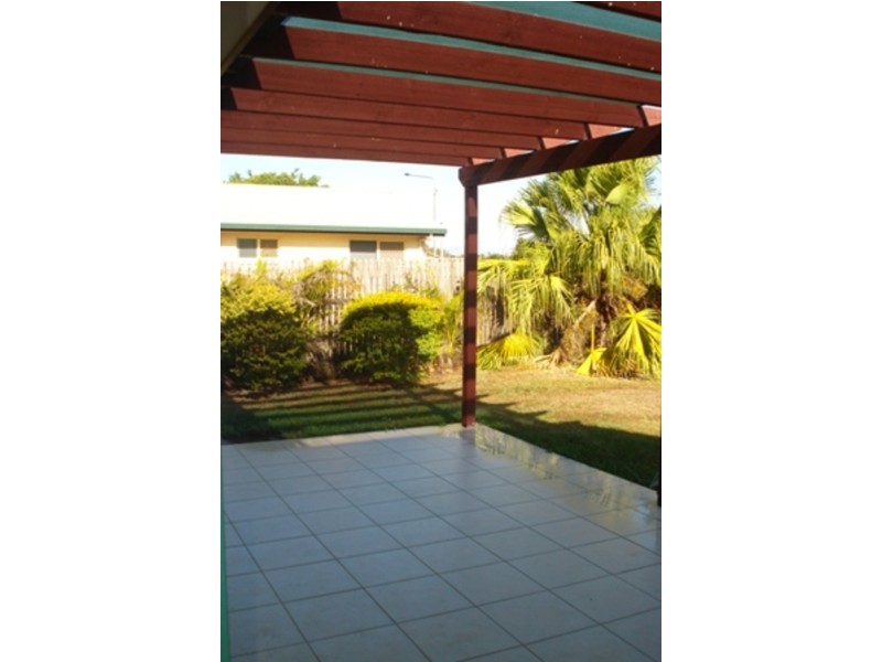 4 Lyndhurst Street, Mount Louisa QLD 4814