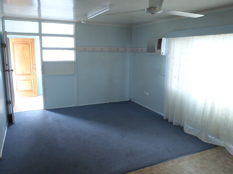 448 Ross River Road, Cranbrook QLD 4814