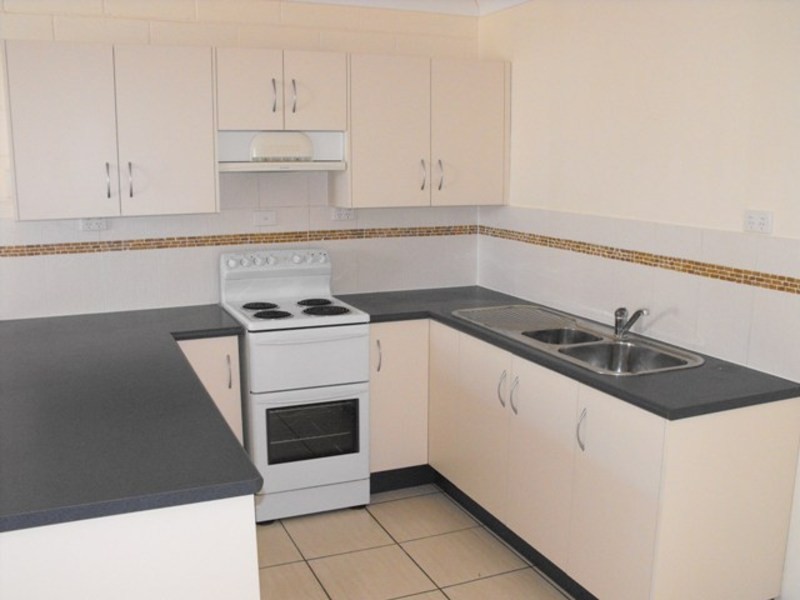 2/13 Granville Street, Pimlico QLD 4812