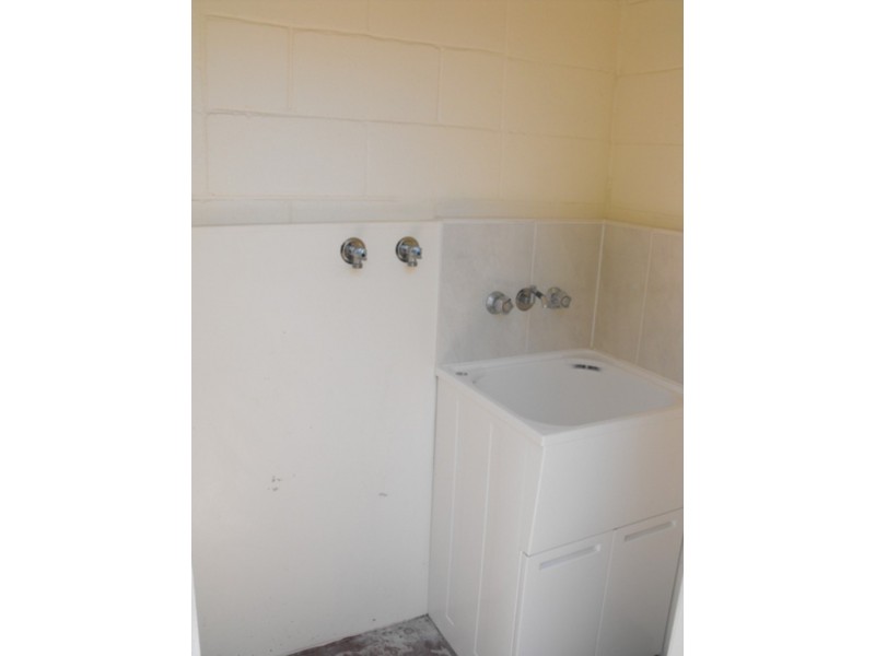 2/13 Granville Street, Pimlico QLD 4812