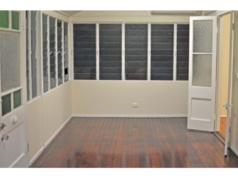 63 Tenth Avenue, Railway Estate QLD 4810