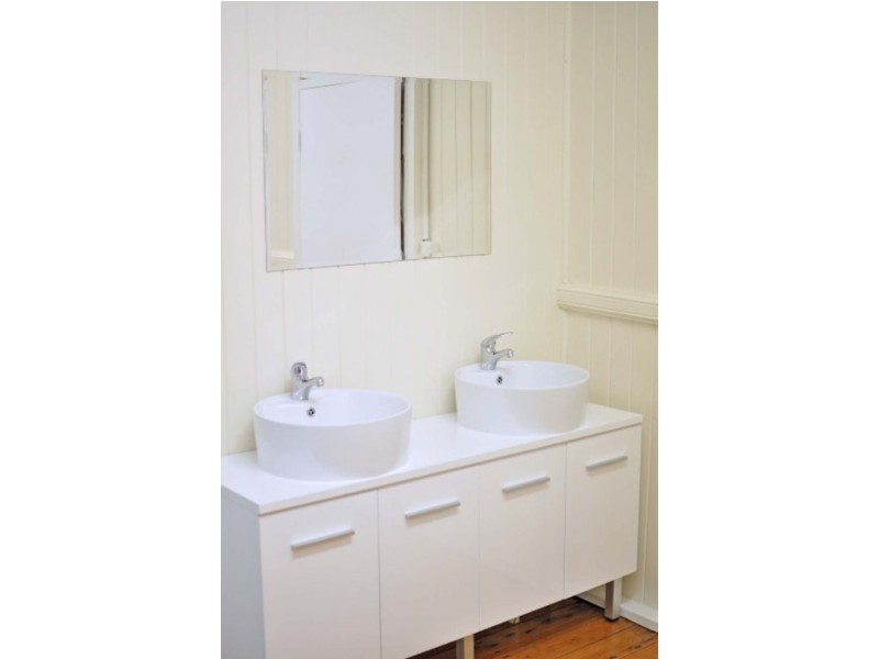 63 Tenth Avenue, Railway Estate QLD 4810