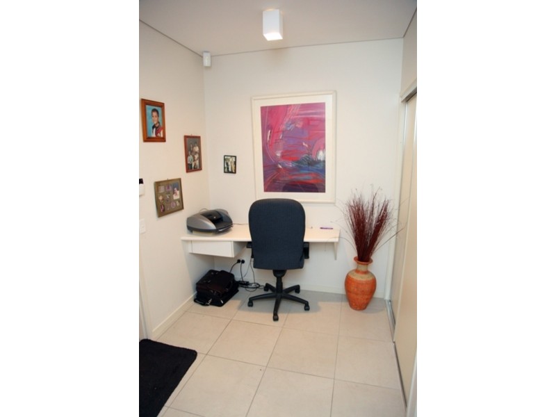 2/96 Mitchell Street, North Ward QLD 4810