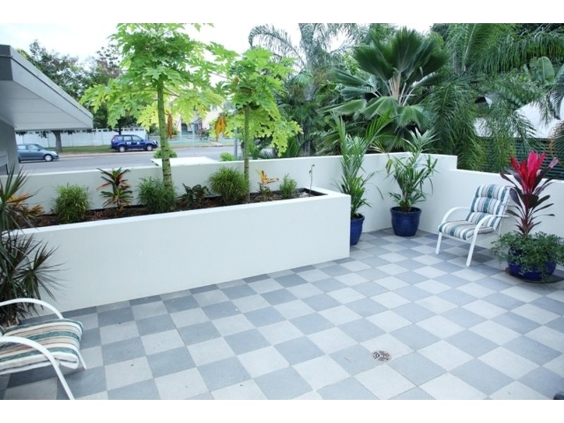 2/96 Mitchell Street, North Ward QLD 4810