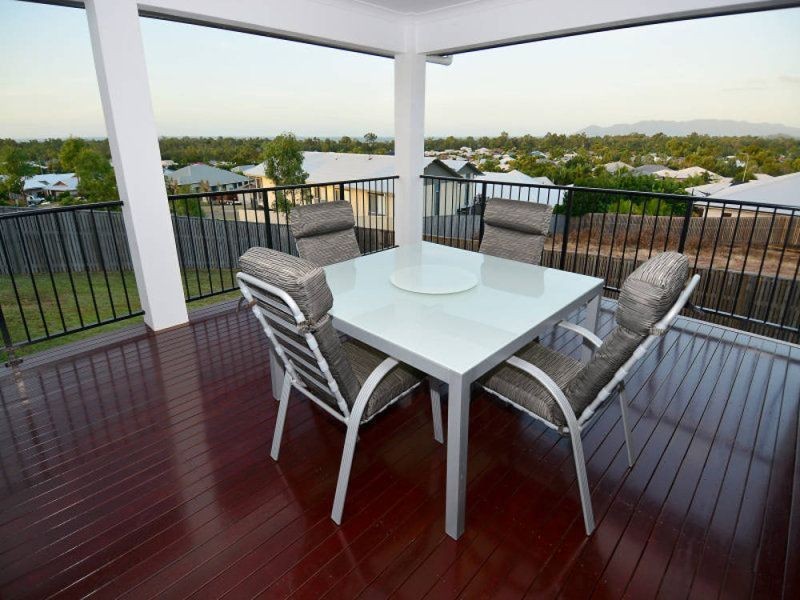 10 Britomart Street, Bushland Beach QLD 4818