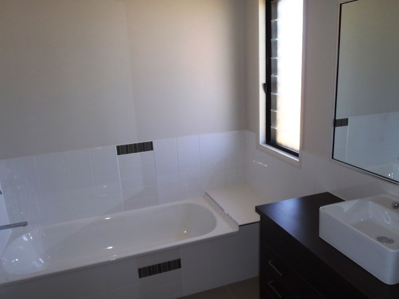 15  Nova Street, Mount Low QLD 4818