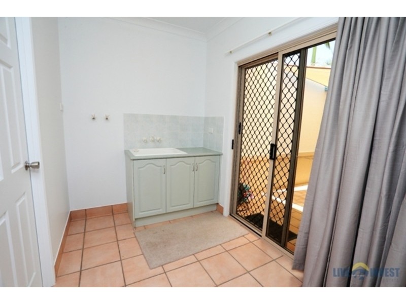 West End QLD 4810